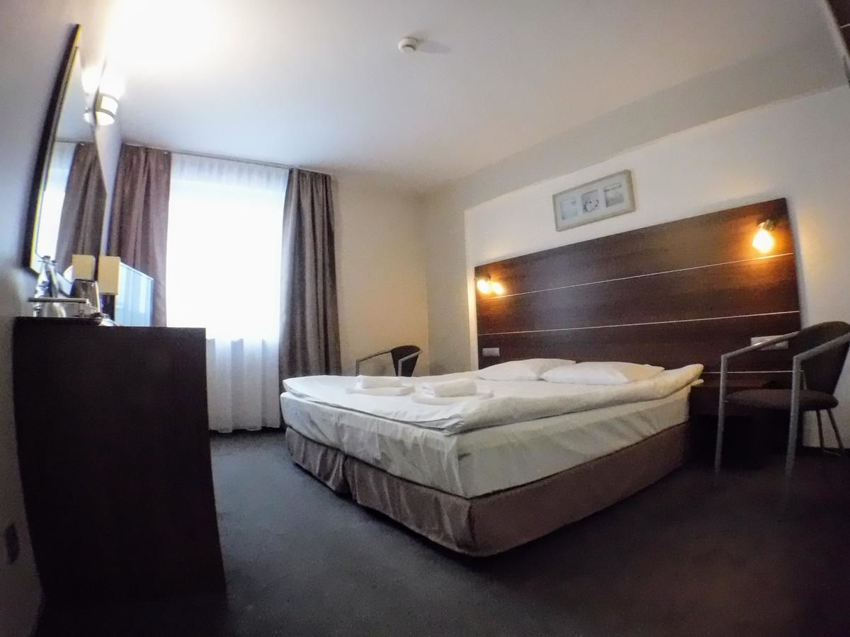 Отель Hotel Tychy Тыхы-12